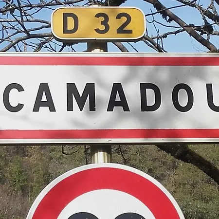 Les Coteaux De Planeze, Pour 2, 3 Ou Famille Nombreuse 2 Adultes 5 Enfants Et Jeunes Belmont-Bretenoux