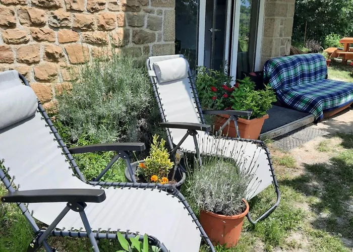 Les Coteaux De Planeze, Pour 2, 3 Ou Famille Nombreuse 2 Adultes 5 Enfants Et Jeunes منزل للإقامة