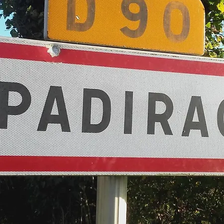 Alloggio in famiglia Les Coteaux De Planèze, Pour 2, 3 Ou Famille Nombreuse 2 Adultes 5 Enfants Et Jeunes Belmont-Bretenoux