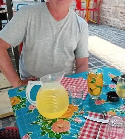 Les Coteaux De Planèze, Pour 2, 3 Ou Famille Nombreuse 2 Adultes 5 Enfants Et Jeunes Alloggio in famiglia *