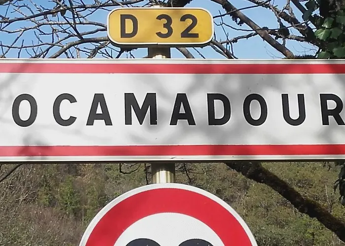 Les Coteaux De Planeze, Pour 2, 3 Ou Famille Nombreuse 2 Adultes 5 Enfants Et Jeunes Belmont-Bretenoux